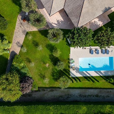 Villa Carini With 3000 Mq Garden & Heated Pool Castelnuovo del Garda Luaran gambar