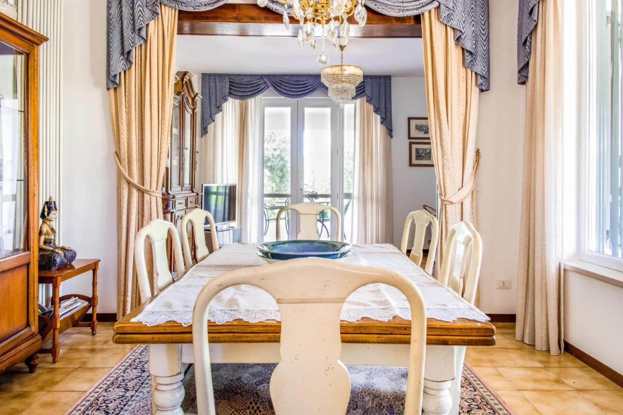Villa Carini With 3000 Mq Garden & Heated Pool Castelnuovo del Garda Luaran gambar