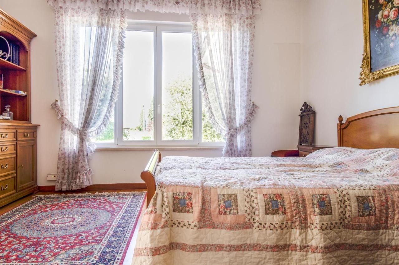Villa Carini With 3000 Mq Garden & Heated Pool Castelnuovo del Garda Luaran gambar