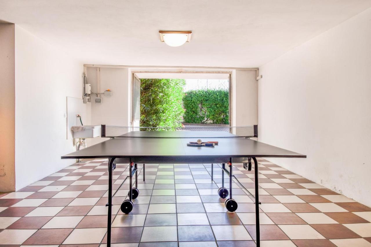 Villa Carini With 3000 Mq Garden & Heated Pool Castelnuovo del Garda Luaran gambar