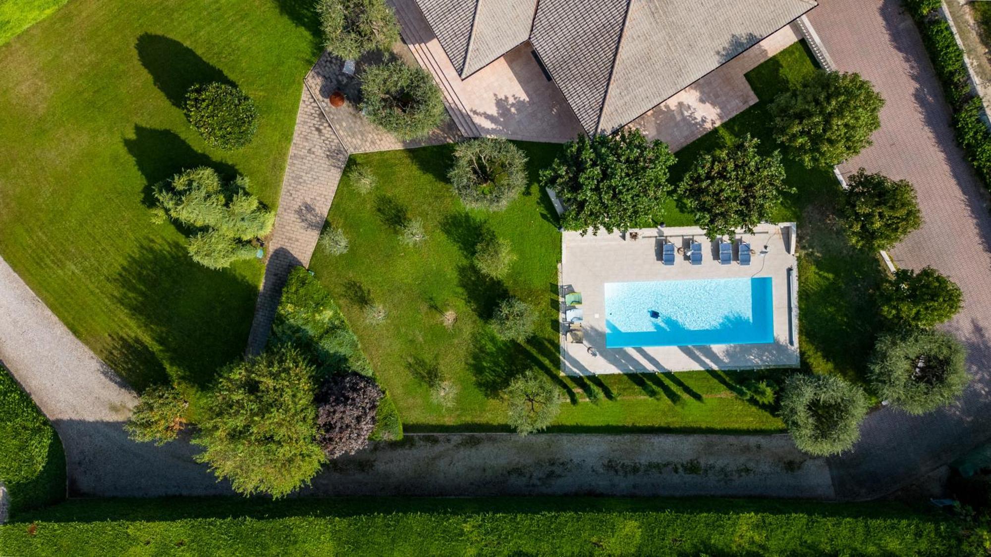 Villa Carini With 3000 Mq Garden & Heated Pool Castelnuovo del Garda Luaran gambar