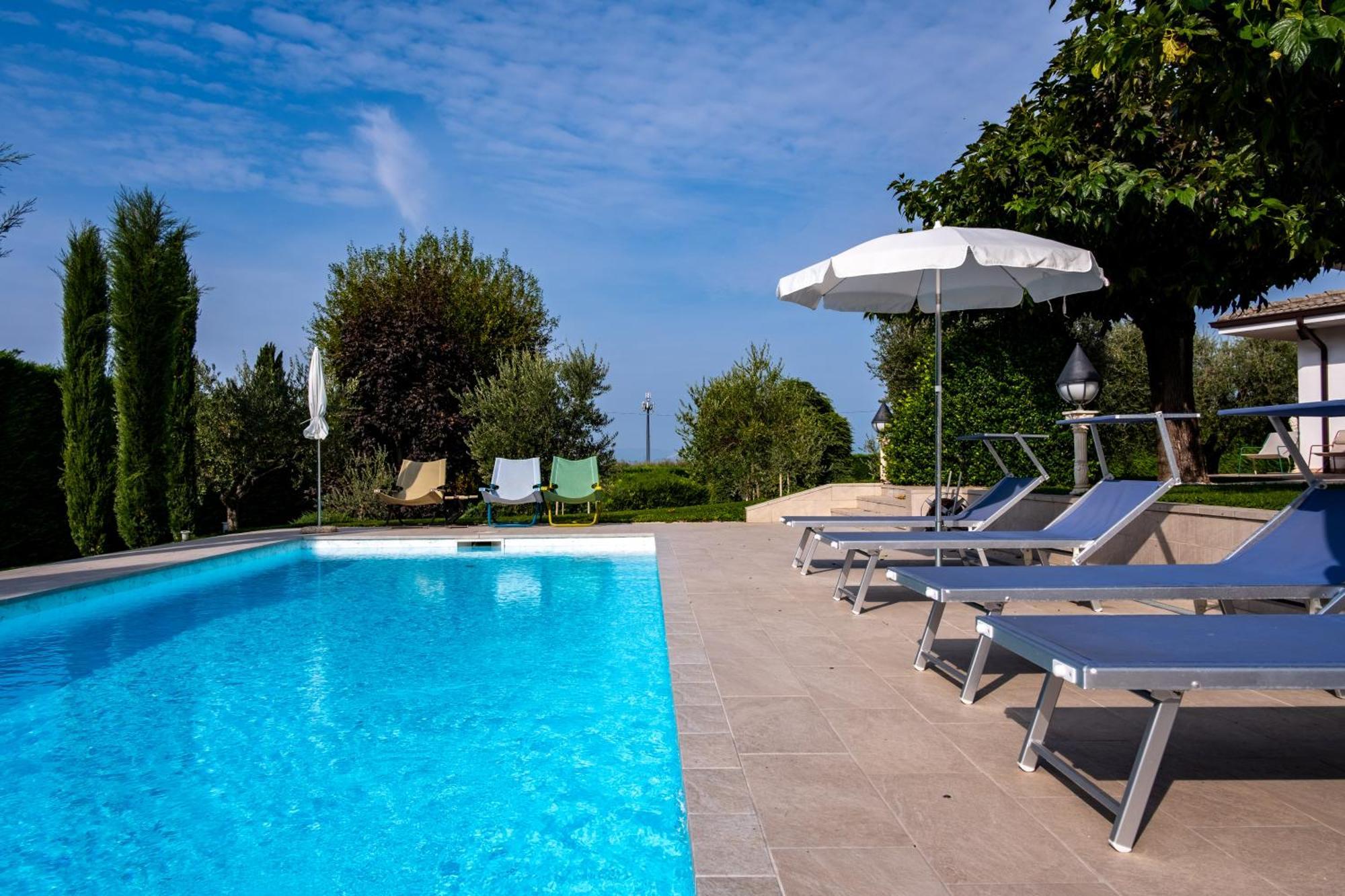 Villa Carini With 3000 Mq Garden & Heated Pool Castelnuovo del Garda Luaran gambar