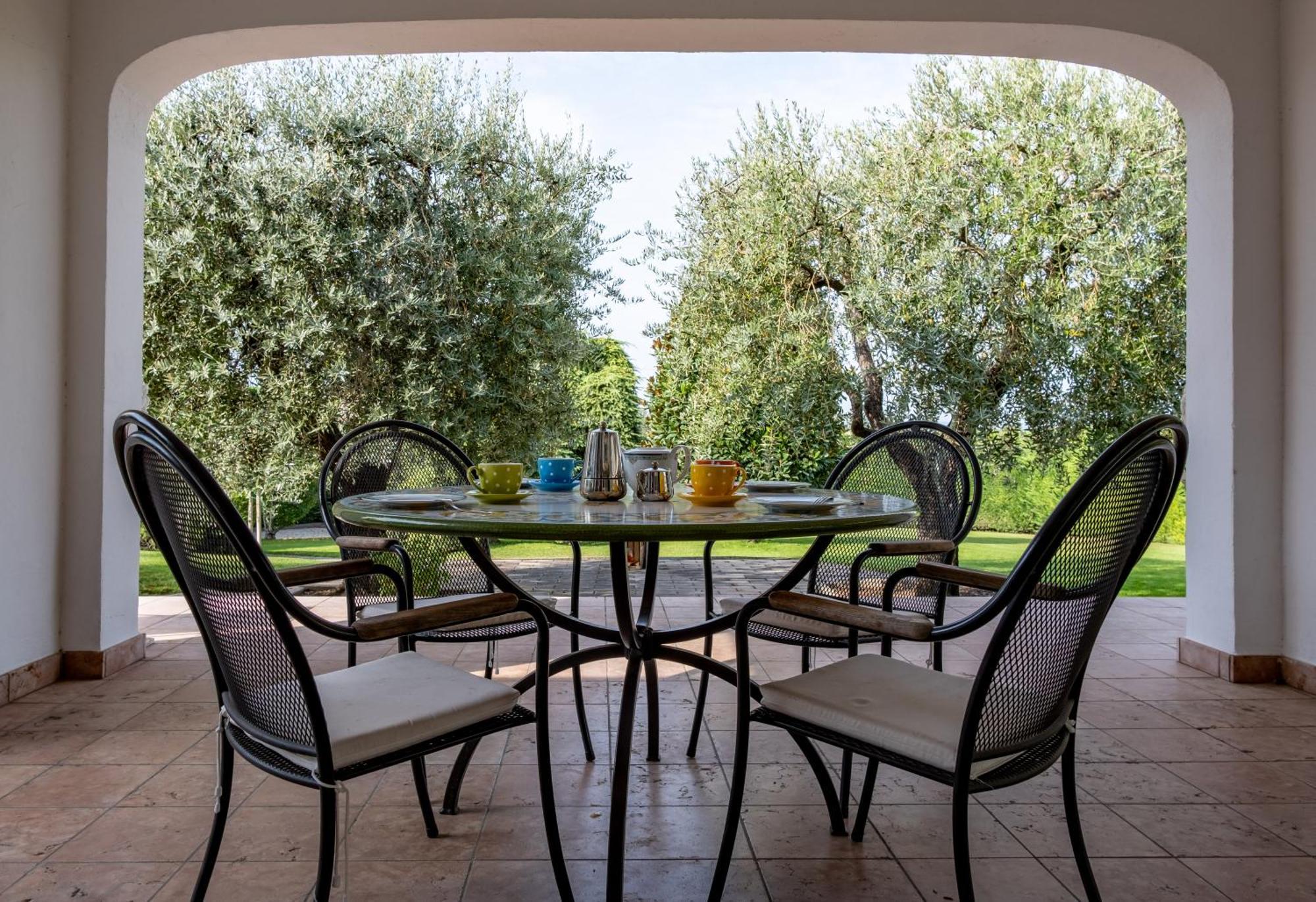 Villa Carini With 3000 Mq Garden & Heated Pool Castelnuovo del Garda Luaran gambar