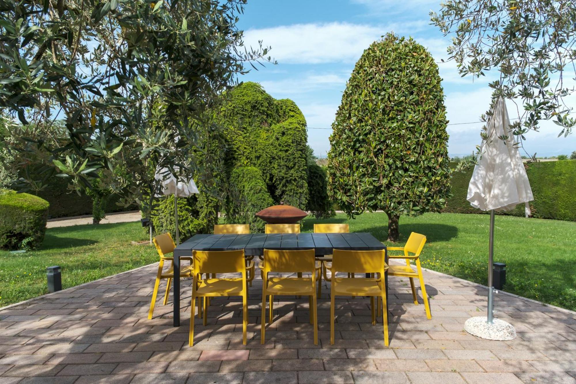 Villa Carini With 3000 Mq Garden & Heated Pool Castelnuovo del Garda Luaran gambar