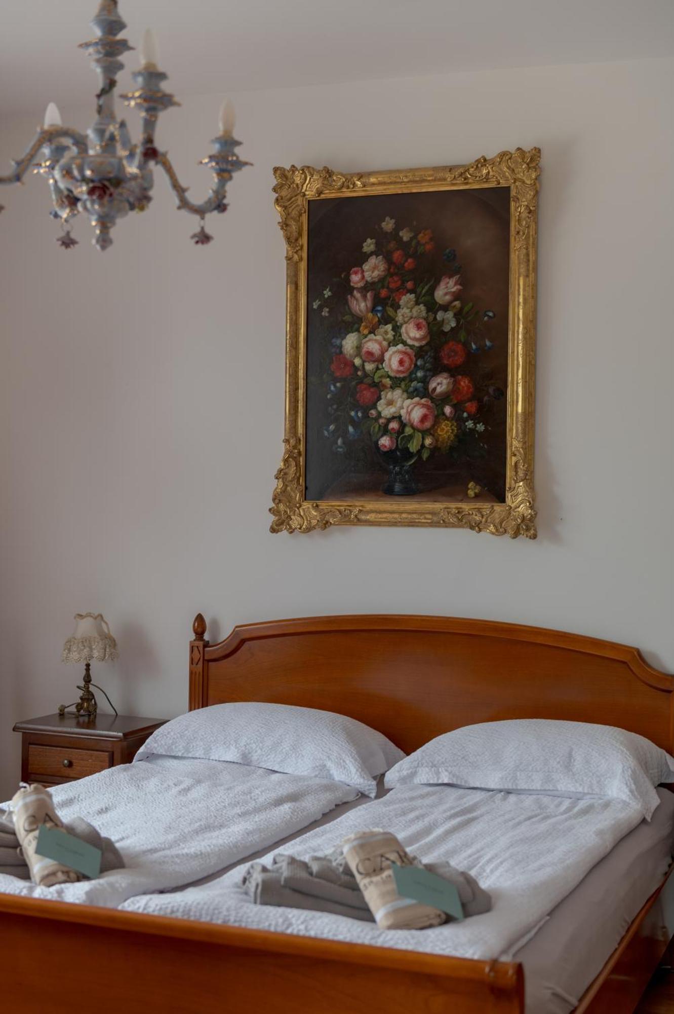 Villa Carini With 3000 Mq Garden & Heated Pool Castelnuovo del Garda Luaran gambar